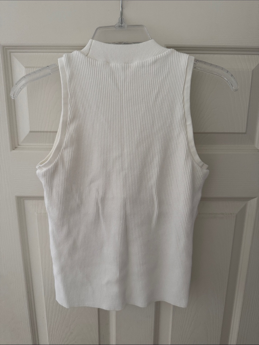 Uniqlo White Ribbed Mock Neck Tank - Picture 3 of 3